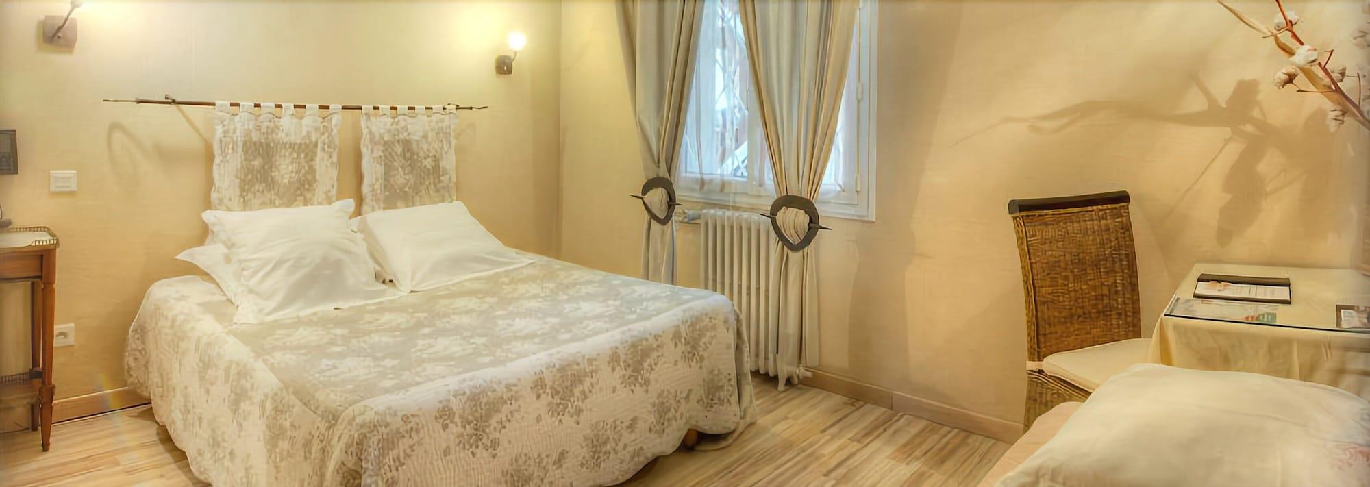 Logis Le Printemps Hotel Restaurant - มงเตลิมาร์ ภายนอก รูปภาพ