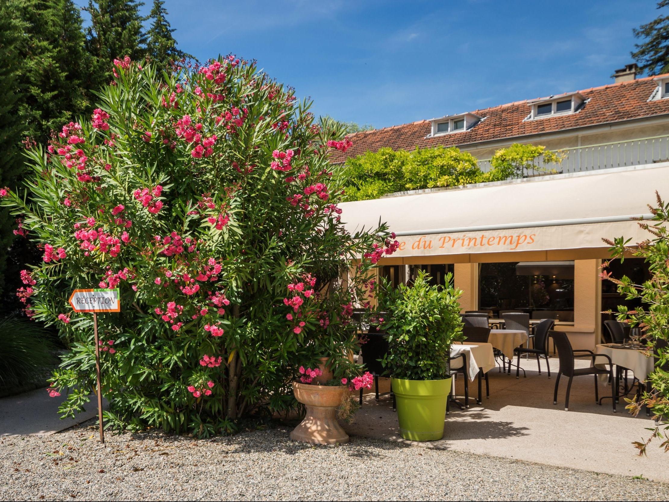 Logis Le Printemps Hotel Restaurant - มงเตลิมาร์ ภายนอก รูปภาพ